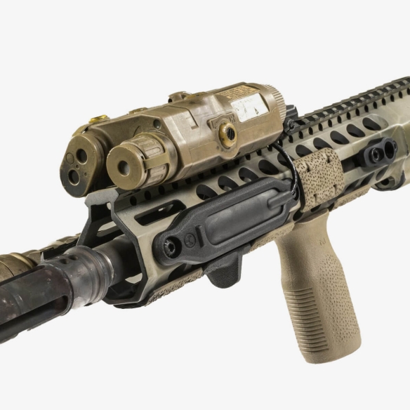 mag631-blk_magpul_m-lok_tape_switch_mounting_plate-insight_peq_03_1